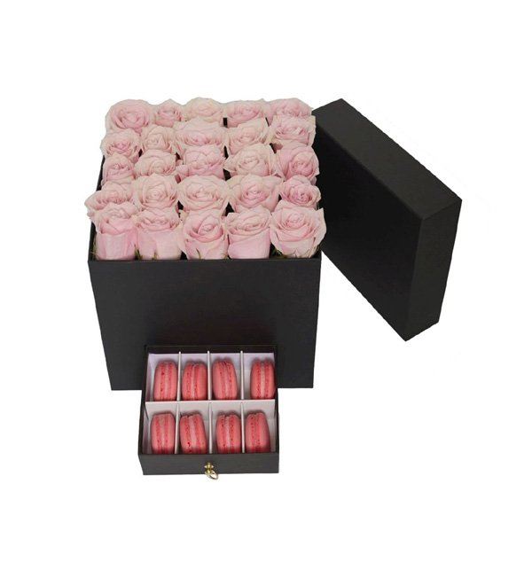 Kare Kutuda Pembe Güller Makaronlar