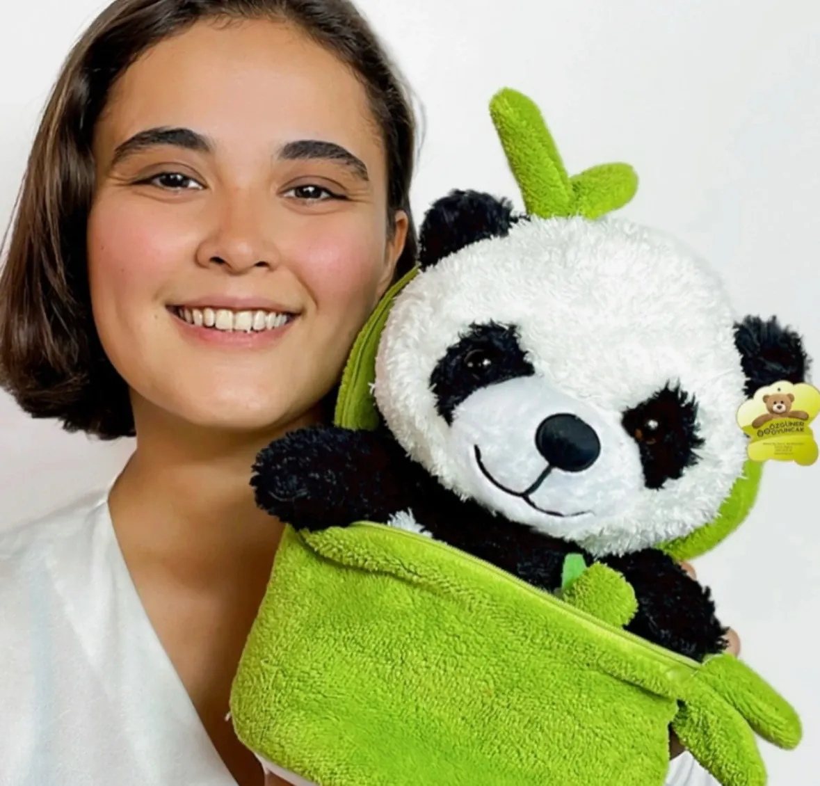 Bambunun İçinden Çıkan Peluş Panda